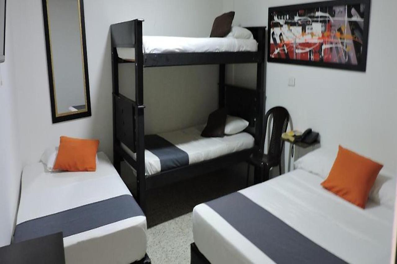 Hotel Jc 43 Μεντεγίν Εξωτερικό φωτογραφία
