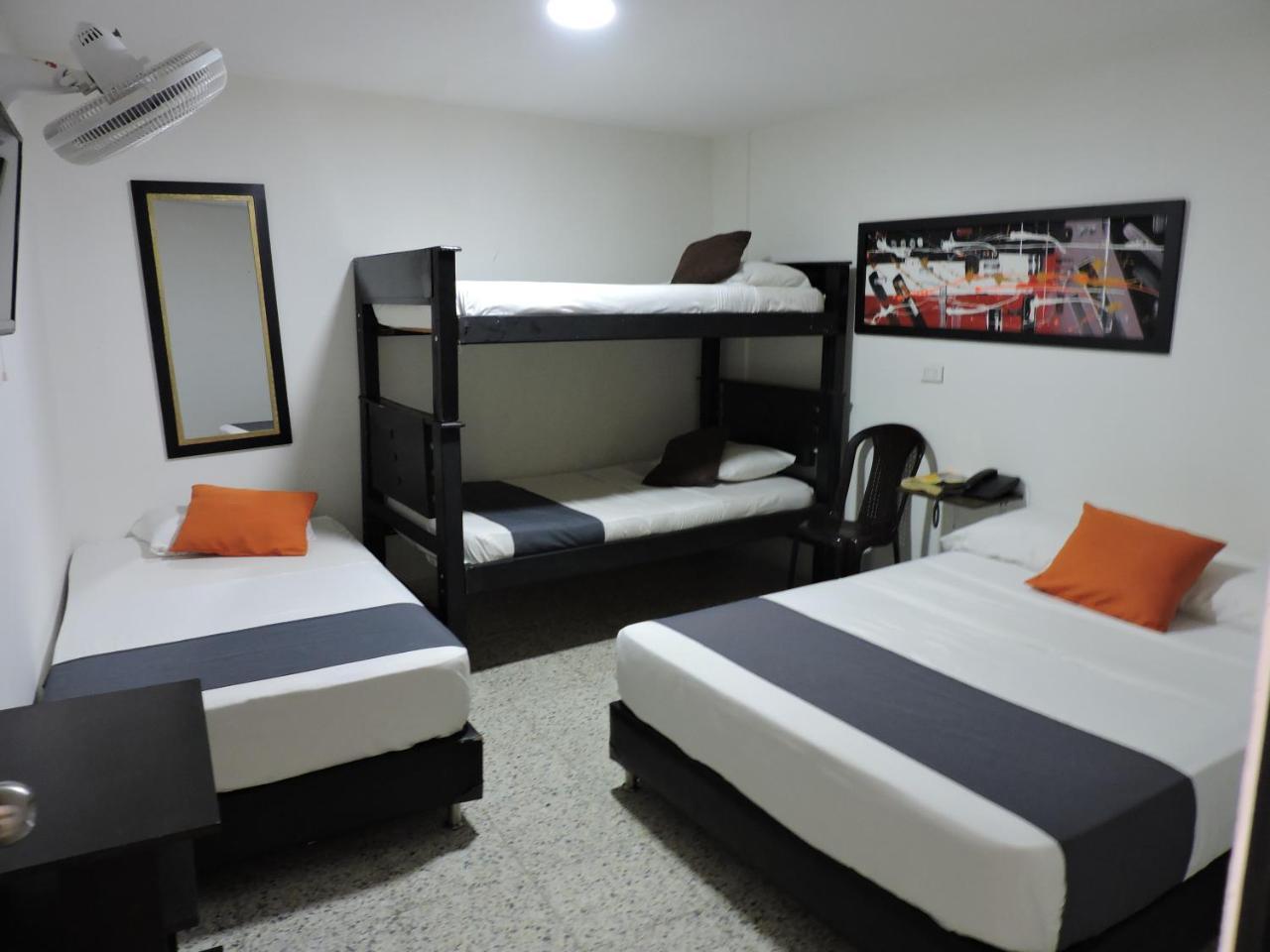 Hotel Jc 43 Μεντεγίν Εξωτερικό φωτογραφία