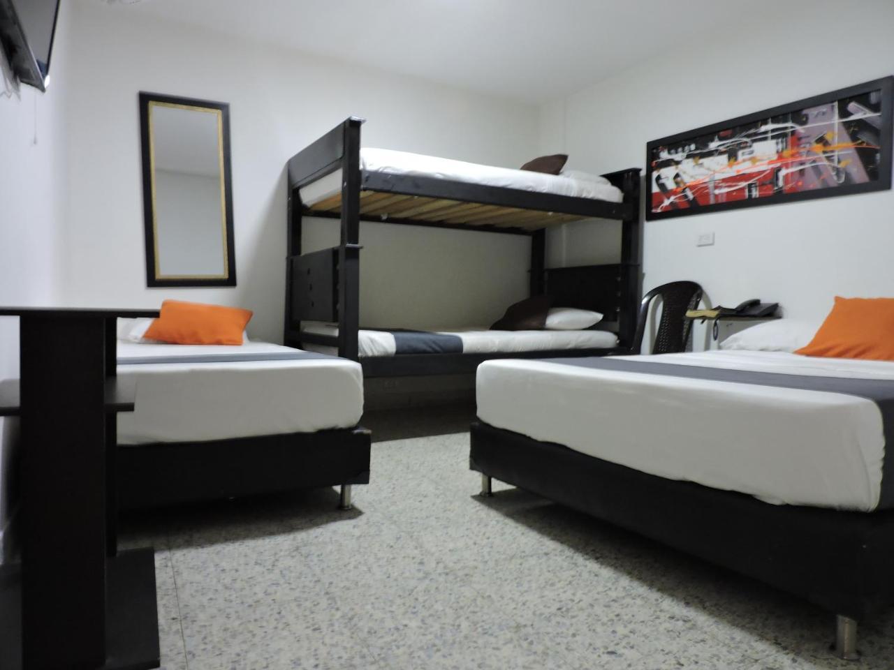Hotel Jc 43 Μεντεγίν Εξωτερικό φωτογραφία