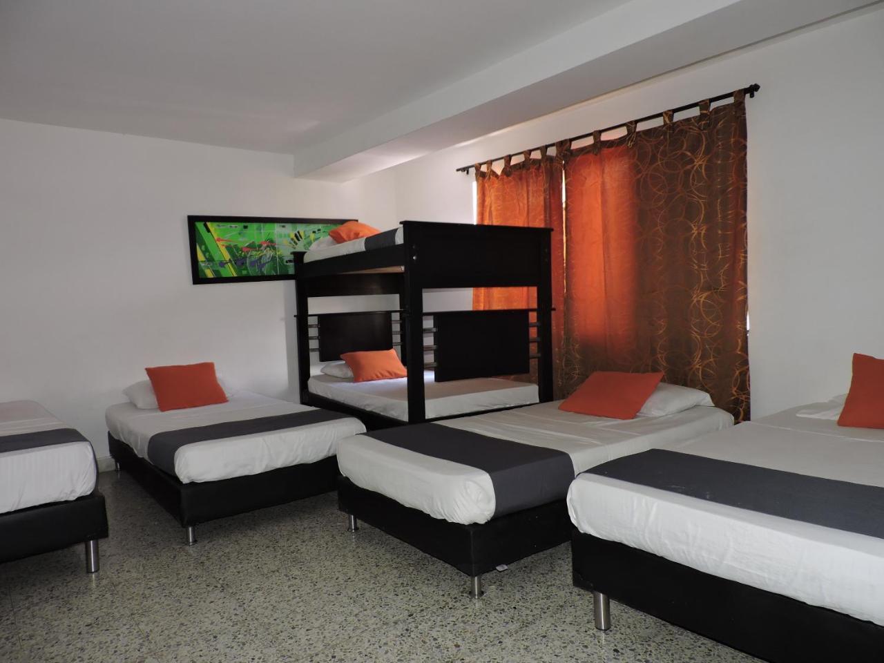 Hotel Jc 43 Μεντεγίν Εξωτερικό φωτογραφία