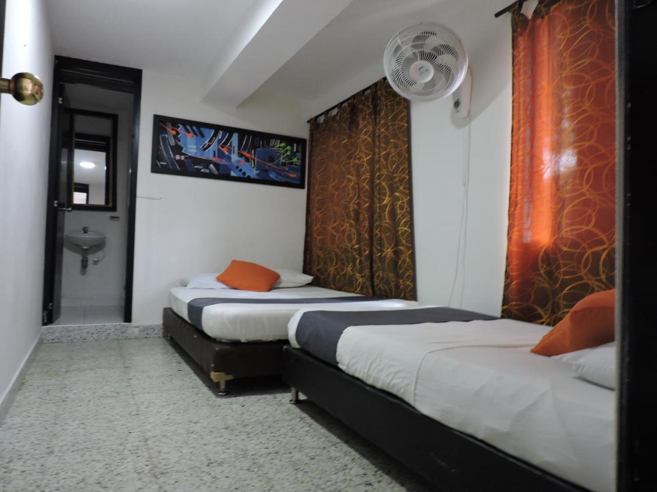 Hotel Jc 43 Μεντεγίν Εξωτερικό φωτογραφία