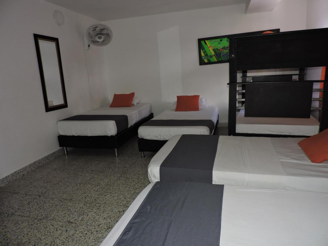 Hotel Jc 43 Μεντεγίν Εξωτερικό φωτογραφία