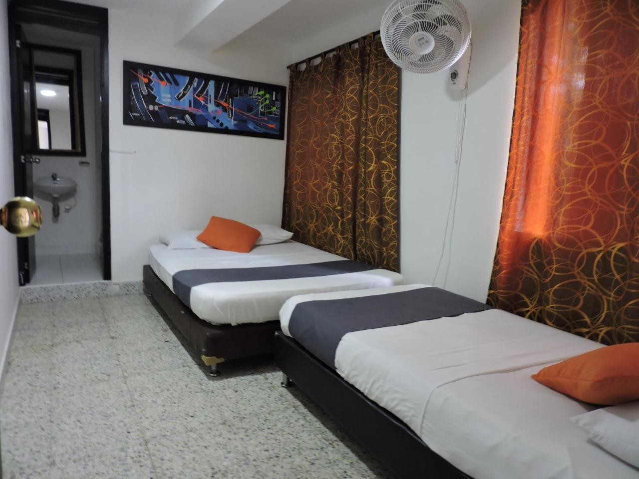 Hotel Jc 43 Μεντεγίν Εξωτερικό φωτογραφία