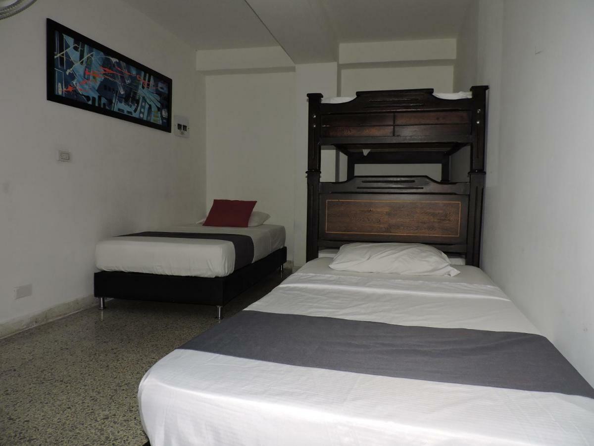 Hotel Jc 43 Μεντεγίν Εξωτερικό φωτογραφία